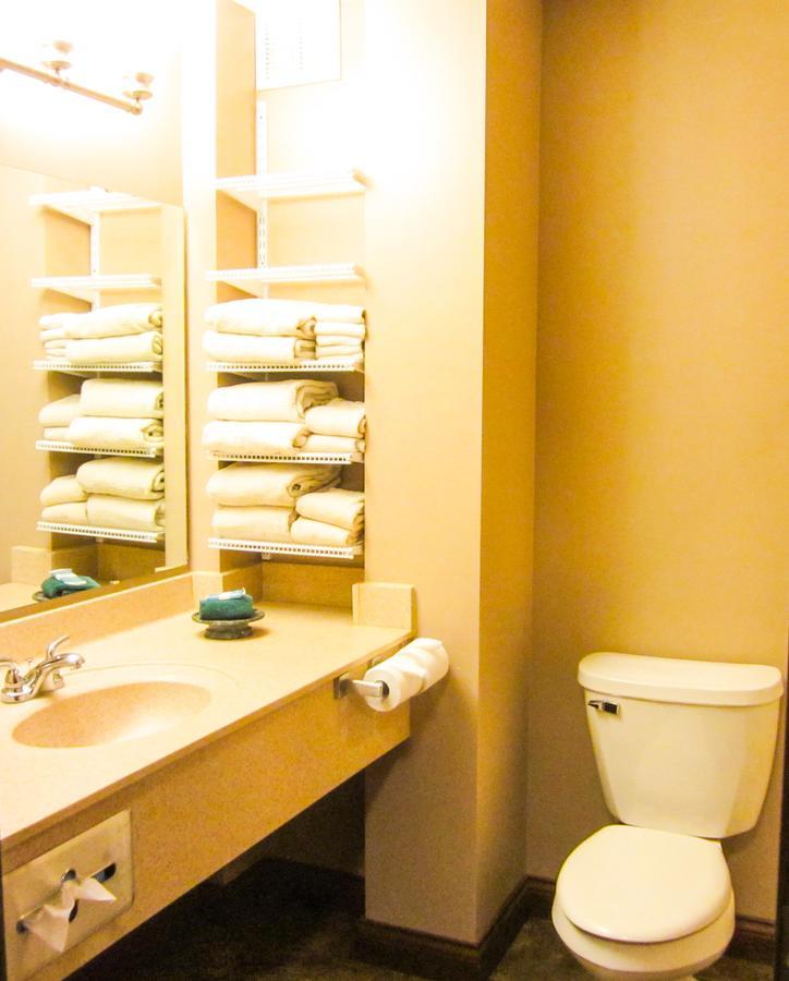 Bell'S Extended Stay And Suites Saint Robert Luaran gambar