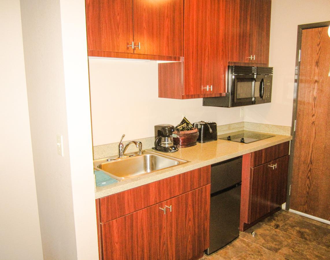 Bell'S Extended Stay And Suites Saint Robert Luaran gambar