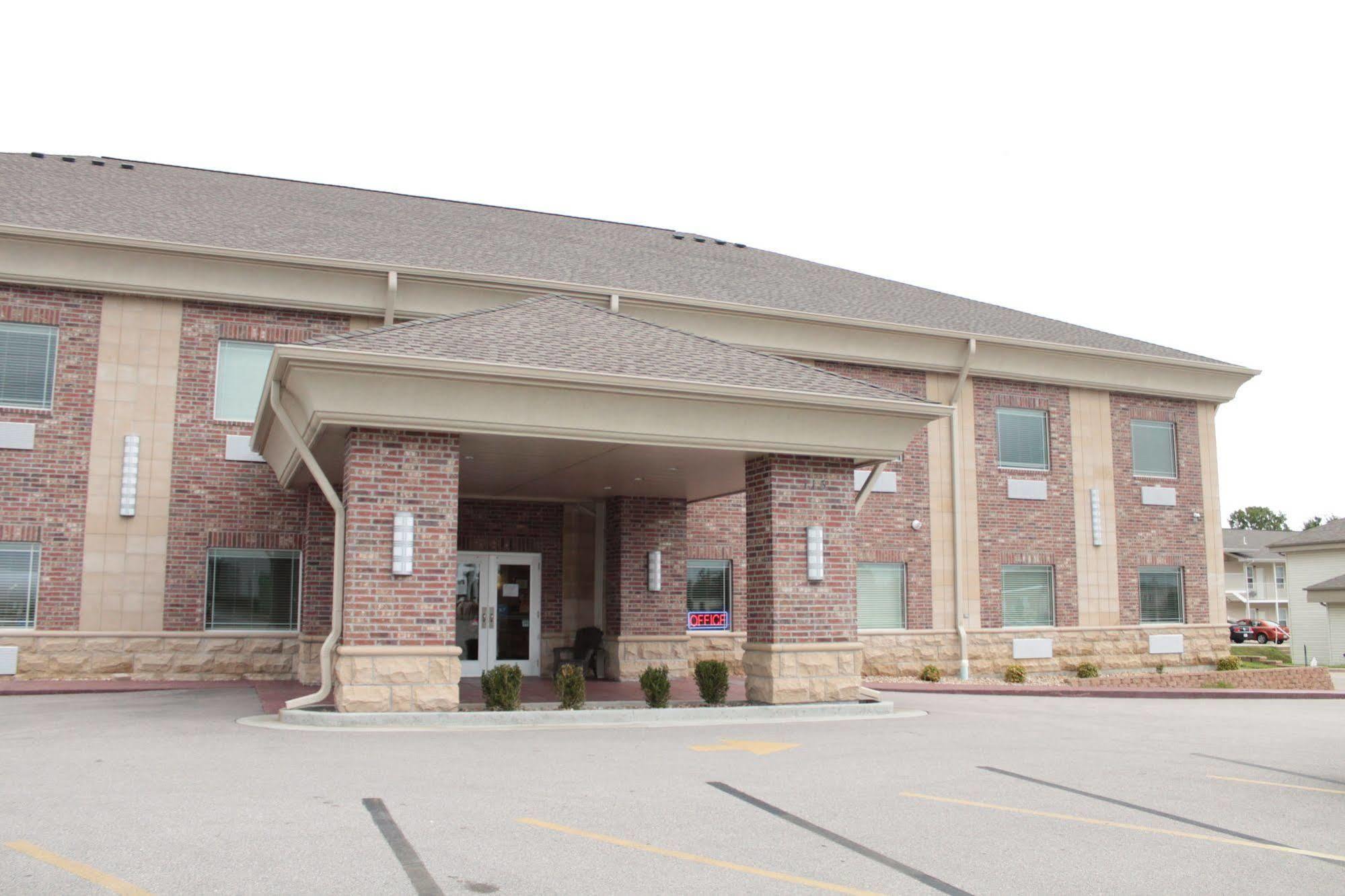 Bell'S Extended Stay And Suites Saint Robert Luaran gambar