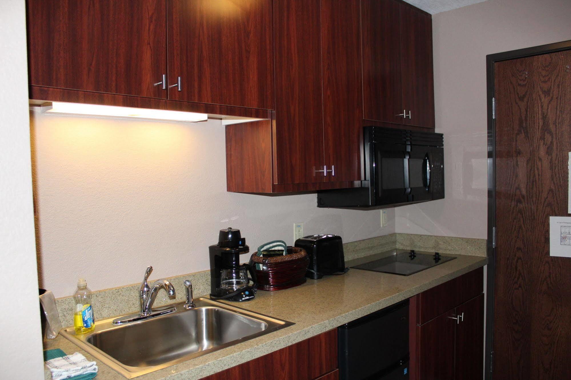 Bell'S Extended Stay And Suites Saint Robert Luaran gambar