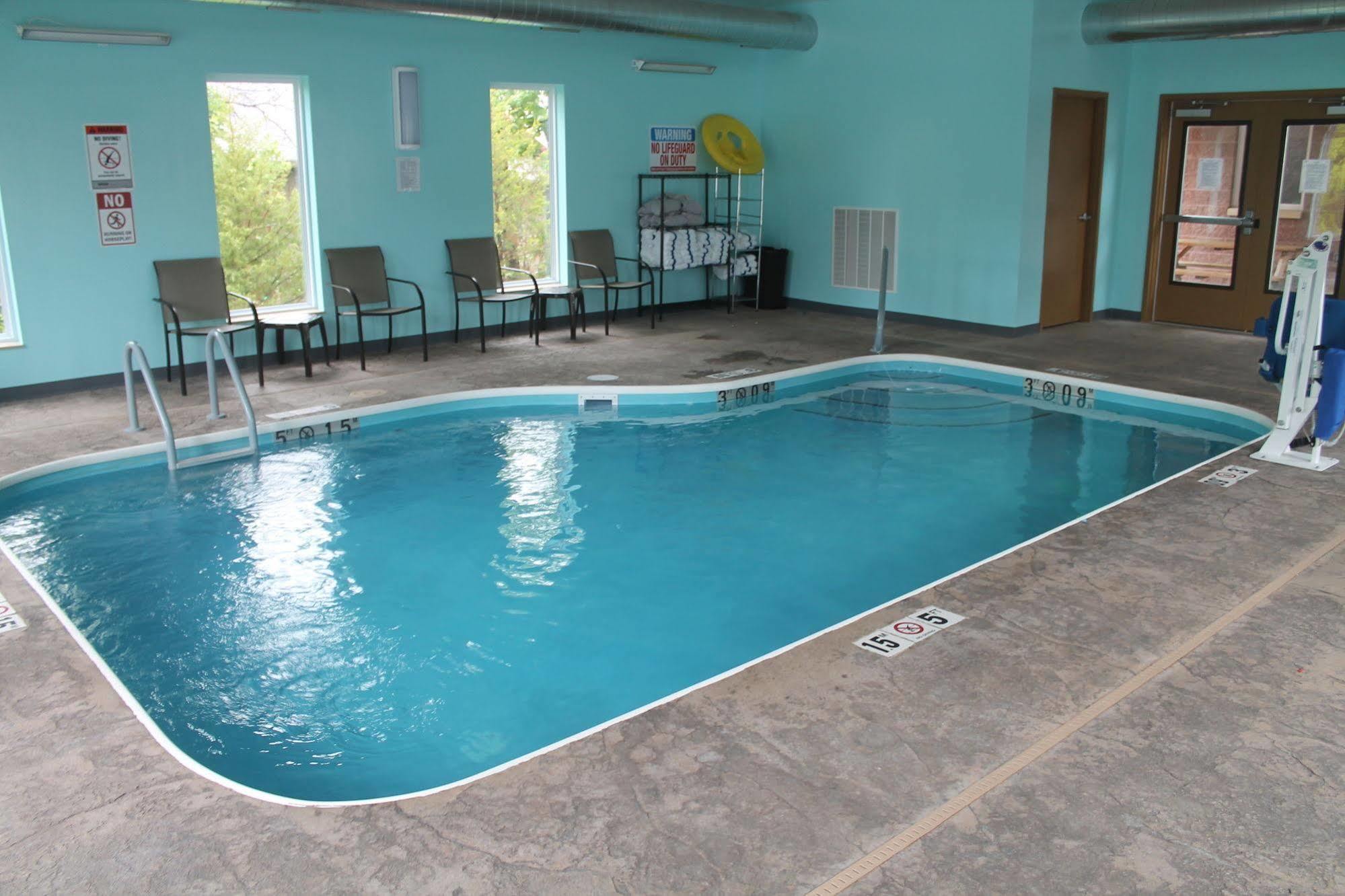 Bell'S Extended Stay And Suites Saint Robert Luaran gambar