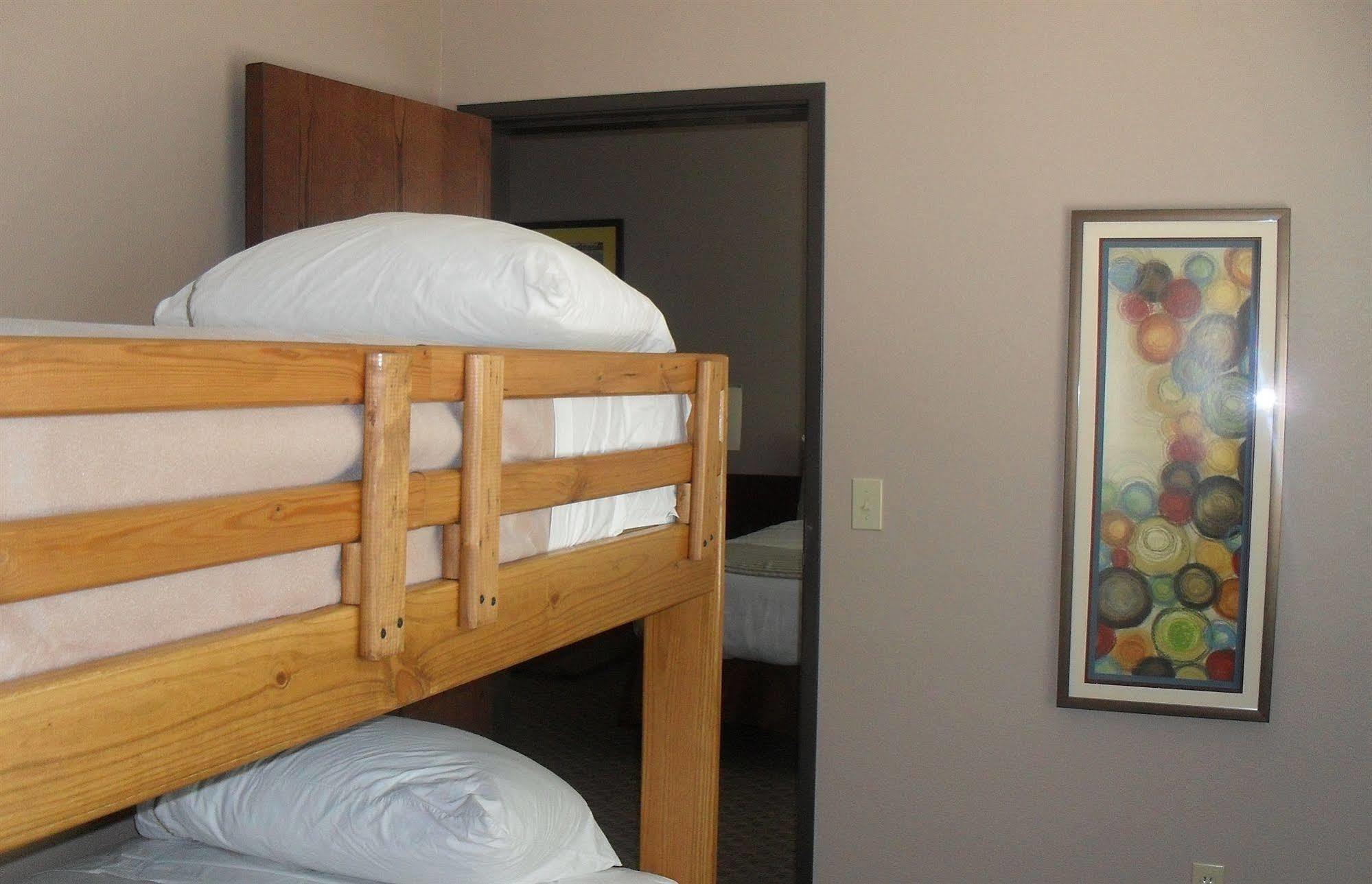 Bell'S Extended Stay And Suites Saint Robert Luaran gambar