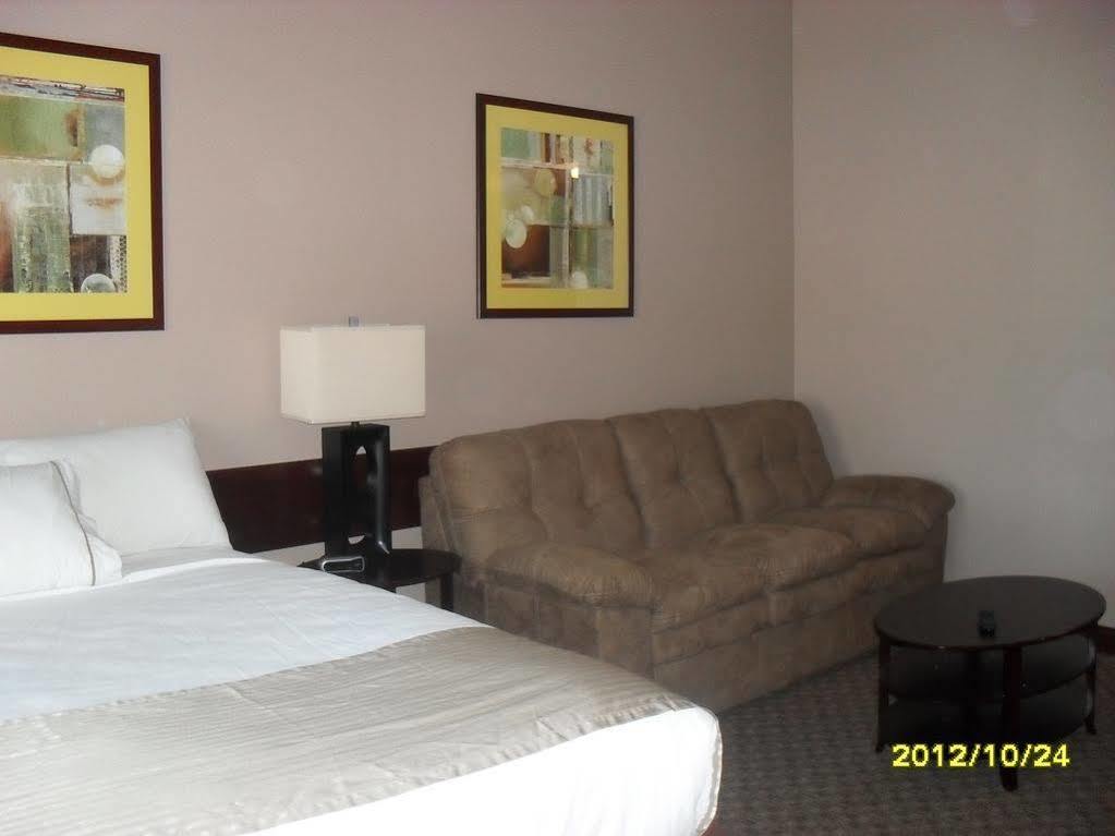 Bell'S Extended Stay And Suites Saint Robert Luaran gambar