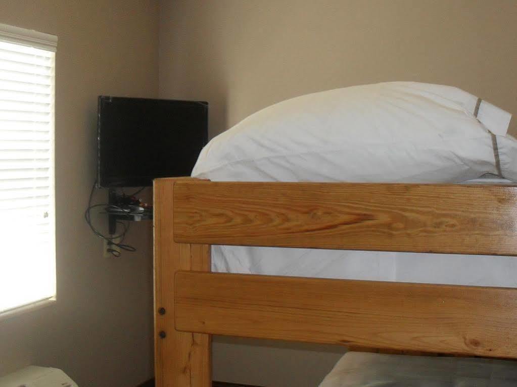 Bell'S Extended Stay And Suites Saint Robert Luaran gambar