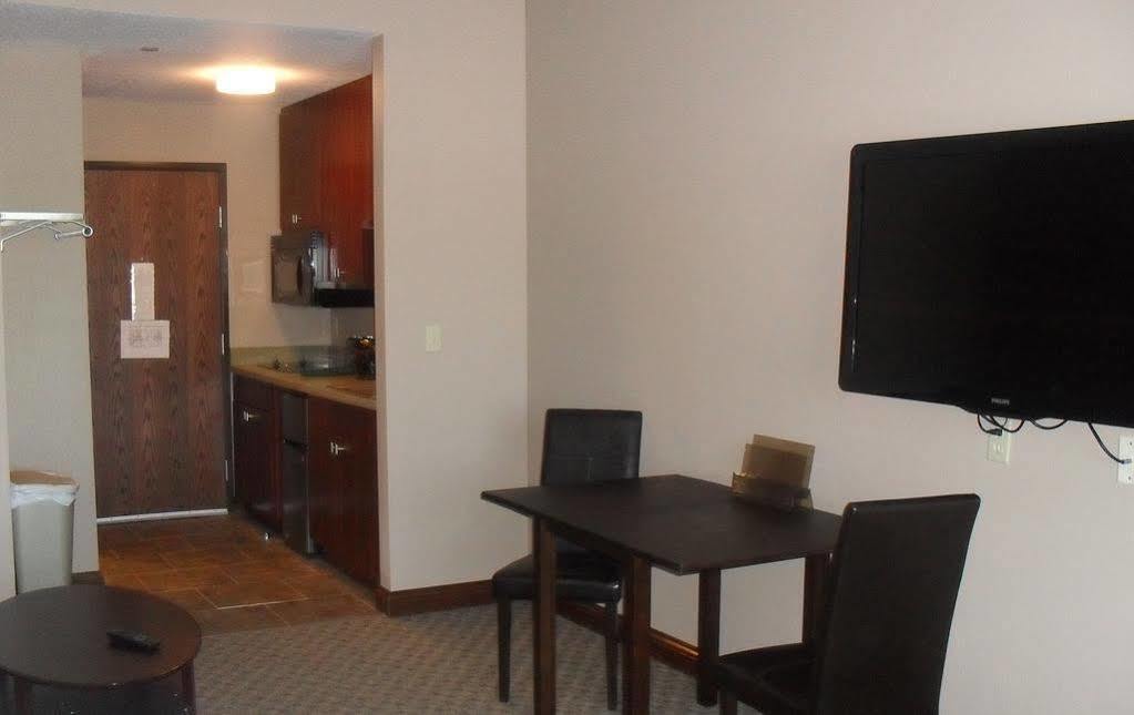 Bell'S Extended Stay And Suites Saint Robert Luaran gambar